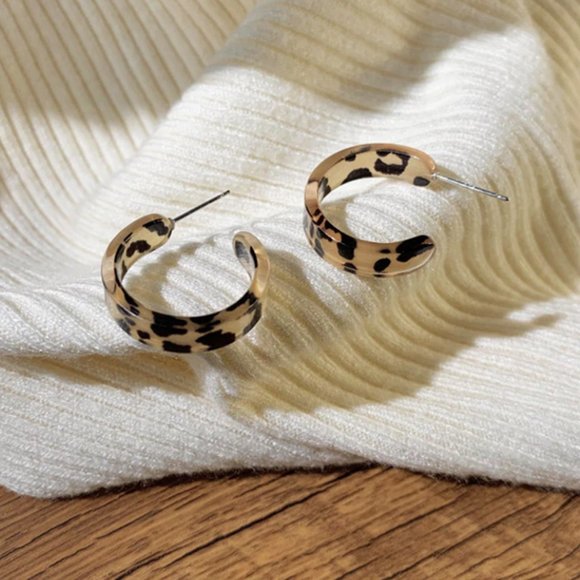 Korean Style Brown Leopard Earrings - Picture 10 of 10